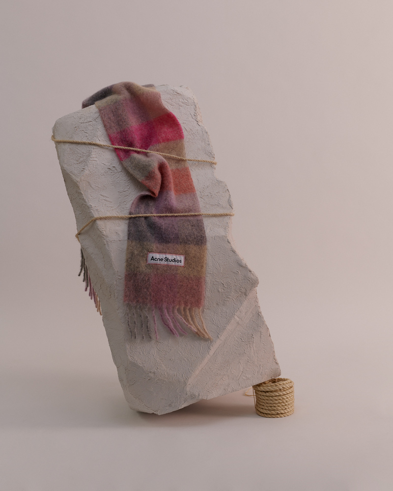 INCU  - Photography by VICTORIA ZSCHOMMLER